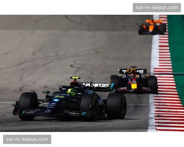 维斯塔潘赛后称赛车平衡完美，但长距离轮胎管理仍是挑战